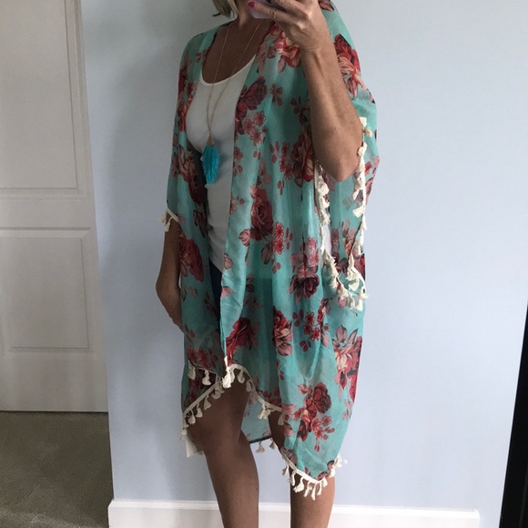 ♥️LAST 1♥️Floral Print Kimono - Picture 3 of 7